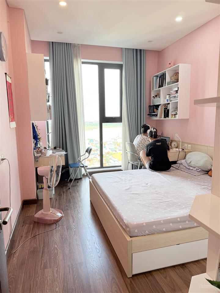 Bán căn hộ góc 3 phòng ngủ view sông hồng đẹp nổi bật dự án sun grand city ancora residence