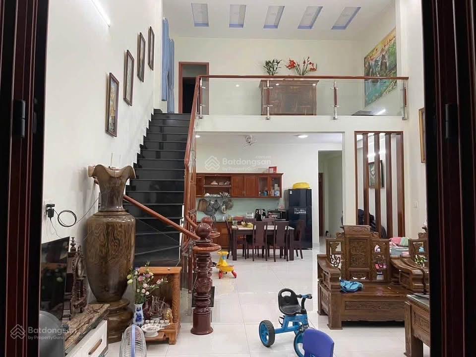 Nhà phú lợi ngang 6m hiếm rẻ ở khu. nhà xây ở kiên cố, 3pn rộng rãi, sân oto. đường bê tông 4m