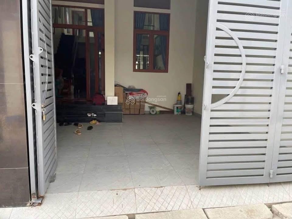 Nhà phú lợi ngang 6m hiếm rẻ ở khu. nhà xây ở kiên cố, 3pn rộng rãi, sân oto. đường bê tông 4m