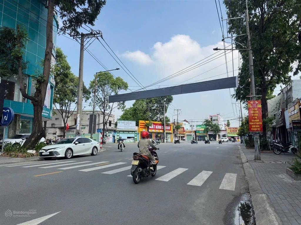Ngợp giảm 3tỷ còn 13tỷ (giá cũ 16tỷ), mtkd thích quảng đức ngang 6x30m, thổ cư full  là lợi thế