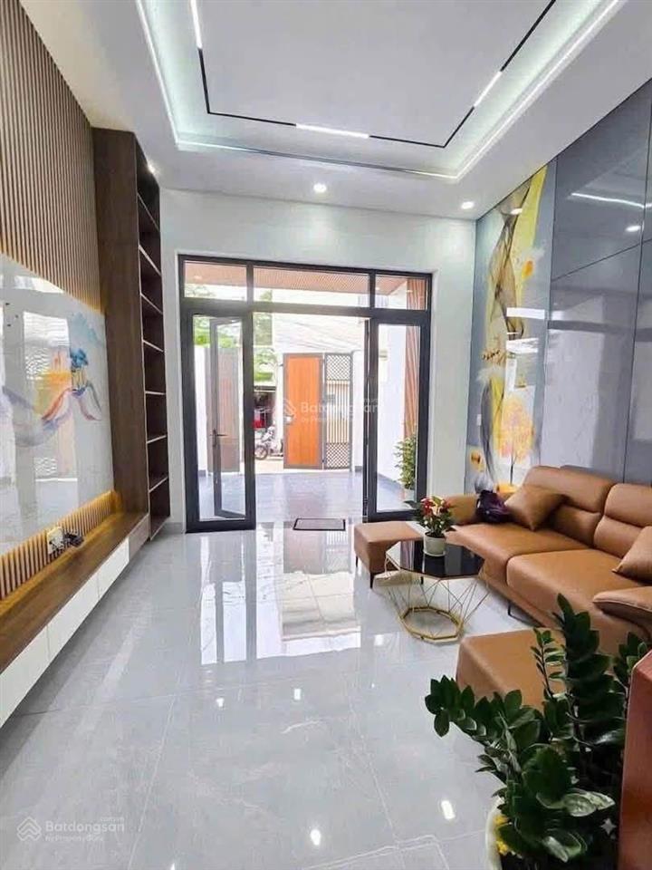 Bán nhà mới trong chợ phú hoà, 4x22, 3pn 2wc, đường oto. vị trí gần đủ tiện ích. chỉ việc dọn vào ở