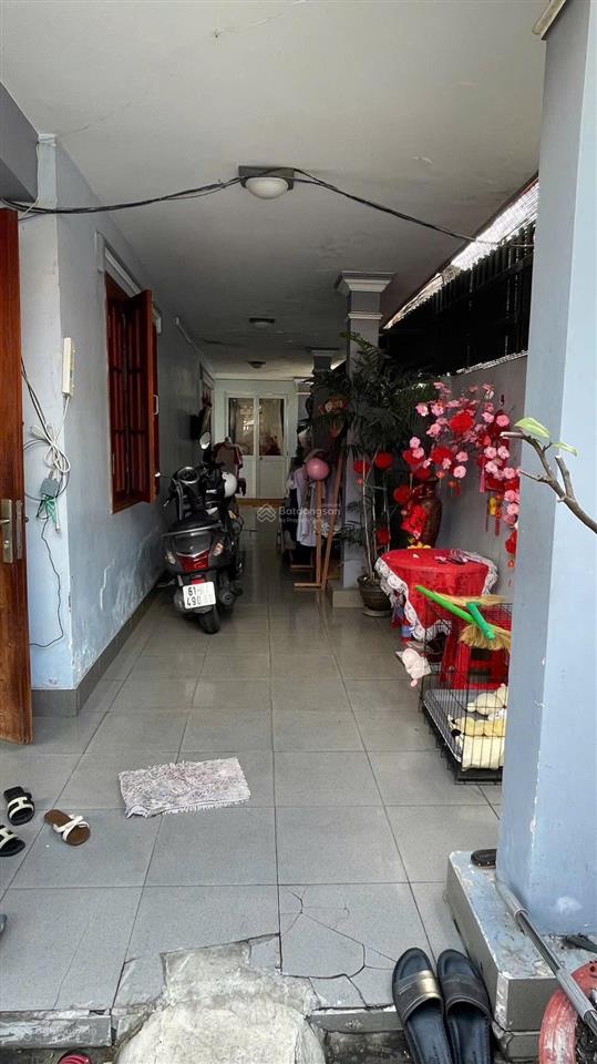 Bán đất tặng nhà cấp 4 hoàn công vị trí trung tâm tdm, 12x23m, 9tỷ. đường nhựa thông