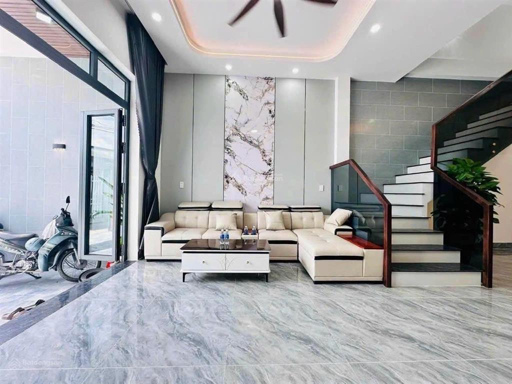 Bán nhà mới phú hòa, đường nhựa 5m thông. kdc hiện hữu yên ổn, gần trường, chợ. sẵn nội thất đẹp