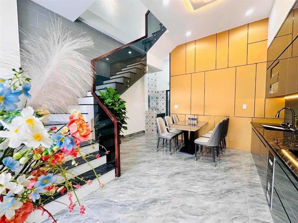 Bán nhà mới phú hòa, đường nhựa 5m thông. kdc hiện hữu yên ổn, gần trường, chợ. sẵn nội thất đẹp