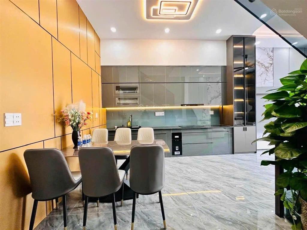 Bán nhà mới phú hòa, đường nhựa 5m thông. kdc hiện hữu yên ổn, gần trường, chợ. sẵn nội thất đẹp