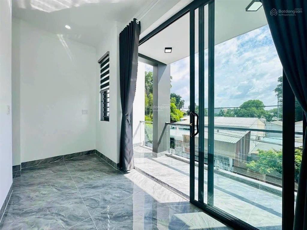 Bán nhà mới phú hòa, đường nhựa 5m thông. kdc hiện hữu yên ổn, gần trường, chợ. sẵn nội thất đẹp