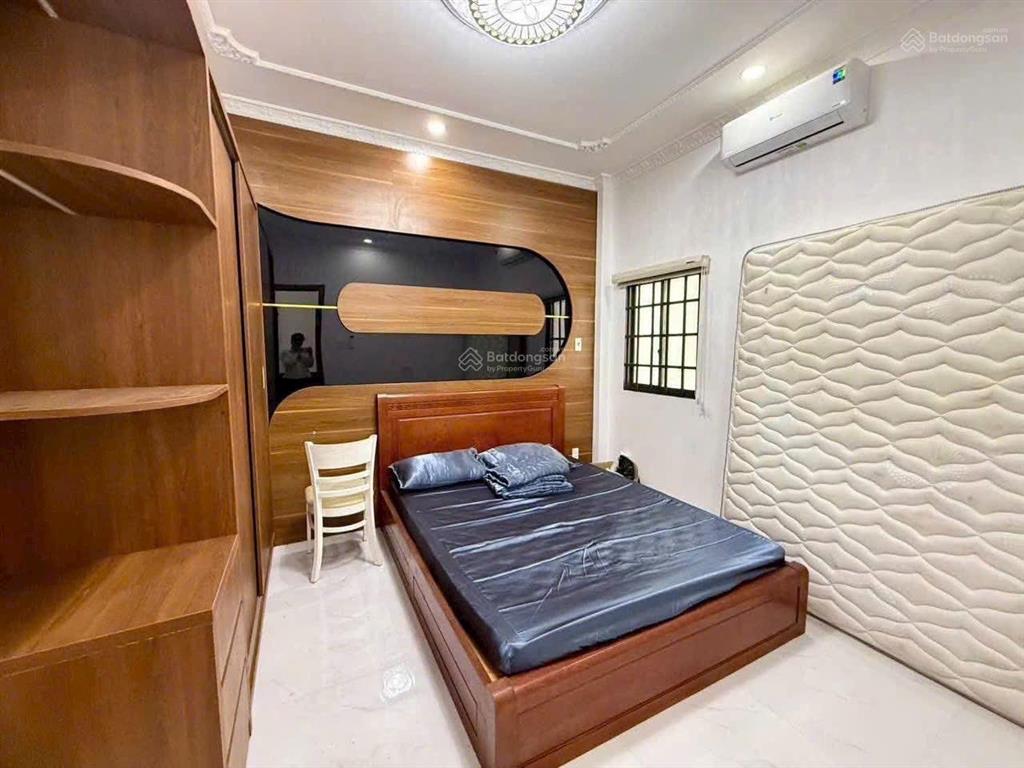 Bán nhà hoàn công kdc chánh nghĩa, nội thất gỗ đỏ, 5x20, 11tỷ, vị trí đẹp, công năng đủ gđ 3 thế hệ