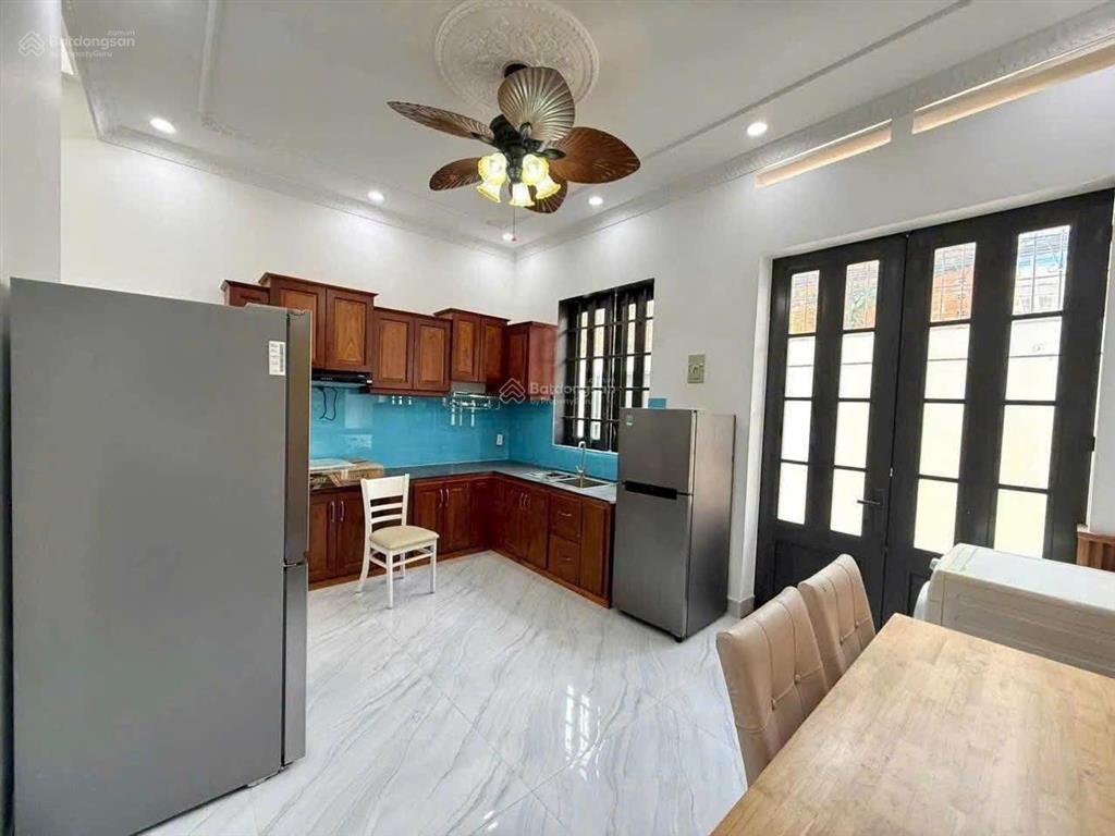 Bán nhà hoàn công kdc chánh nghĩa, nội thất gỗ đỏ, 5x20, 11tỷ, vị trí đẹp, công năng đủ gđ 3 thế hệ