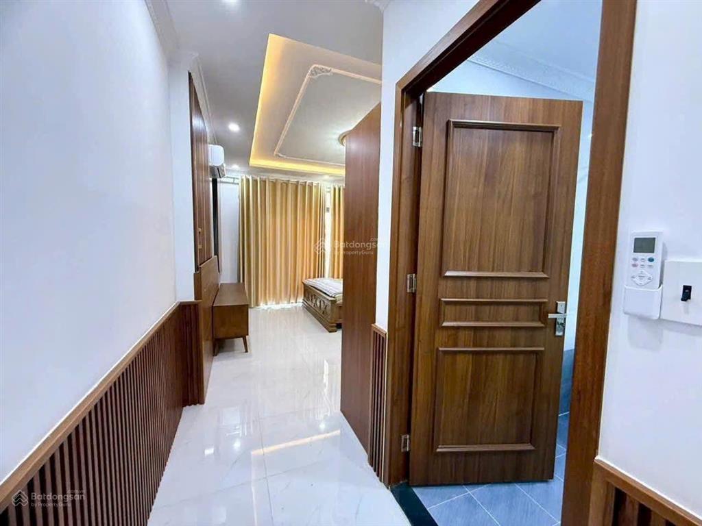 Bán nhà hoàn công kdc chánh nghĩa, nội thất gỗ đỏ, 5x20, 11tỷ, vị trí đẹp, công năng đủ gđ 3 thế hệ