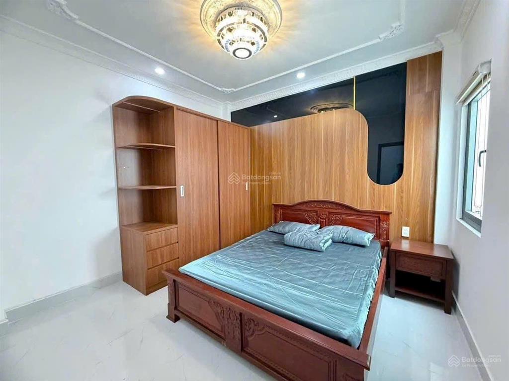 Bán nhà hoàn công kdc chánh nghĩa, nội thất gỗ đỏ, 5x20, 11tỷ, vị trí đẹp, công năng đủ gđ 3 thế hệ