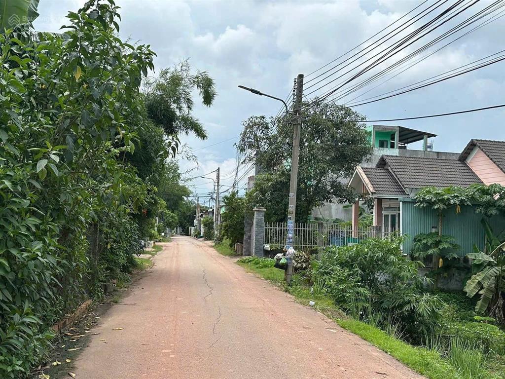 Bán đất gần trường học, 8x40, 4.9 tỷ, đường nhựa 4m thông, giá tốt so với thị trường