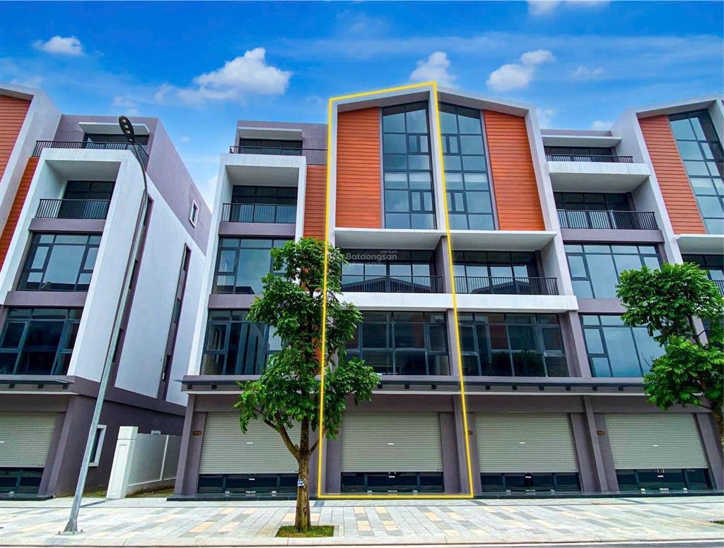 Chính chủ cần bán gấp căn phố biển 2 mặt tiền diện tích 100m2 giá chỉ 14 tỷ.  0838 604 ***