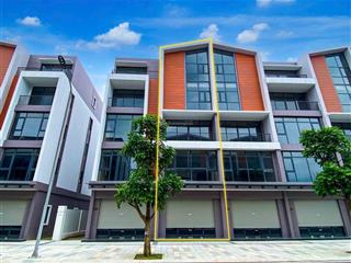Chính chủ cần bán gấp căn phố biển 2 mặt tiền diện tích 100m2 giá chỉ 14 tỷ.  0838 604 ***