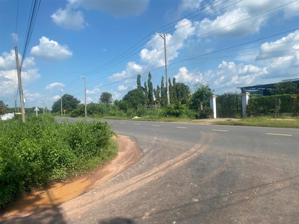 Bán 5631m2 đất 02 mặt tiền nhựa bourbon, tây ninh. 5,8 tỷ (tl)