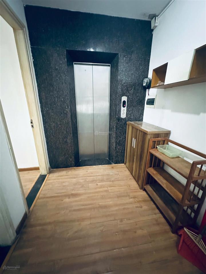 Chính chủ cho thuê tầng 4 nhà số 30 trần quang diệu tòa nhà 7.5 tầng có thang máy mb25m giá 5 tr.