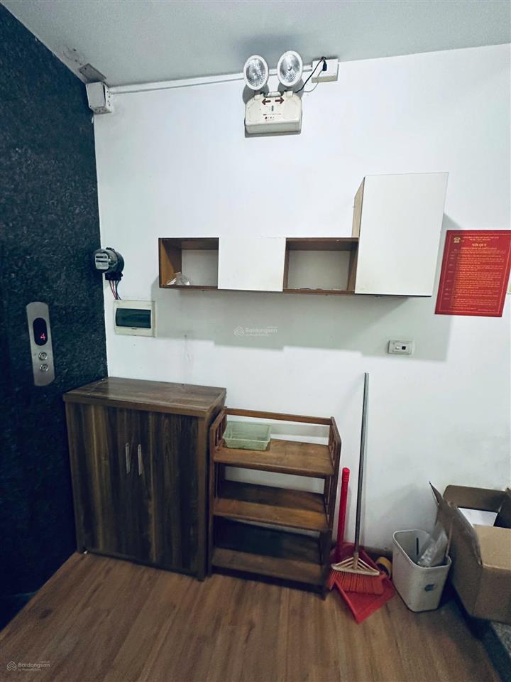 Chính chủ cho thuê tầng 4 nhà số 30 trần quang diệu tòa nhà 7.5 tầng có thang máy mb25m giá 5 tr.