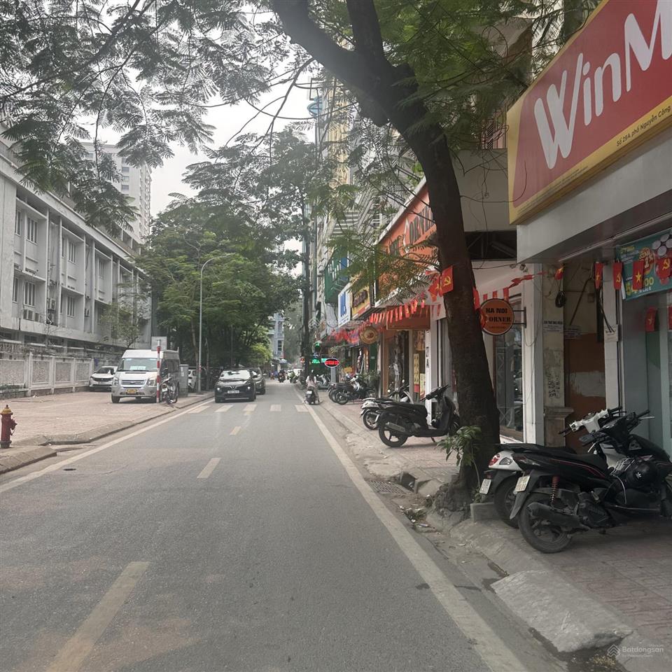 Bán nhà kbt 3,5 tầng mặt phố thuỵ khuê mb375m.