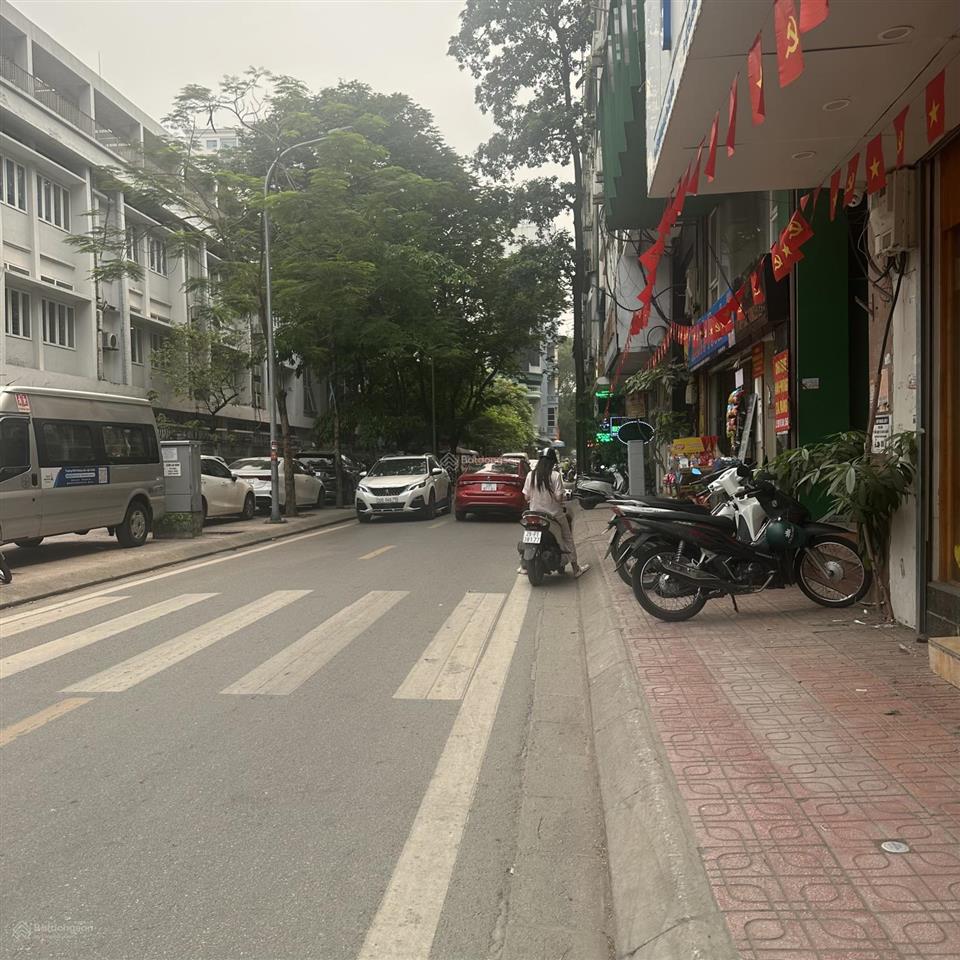 Bán nhà kbt 3,5 tầng mặt phố thuỵ khuê mb375m.