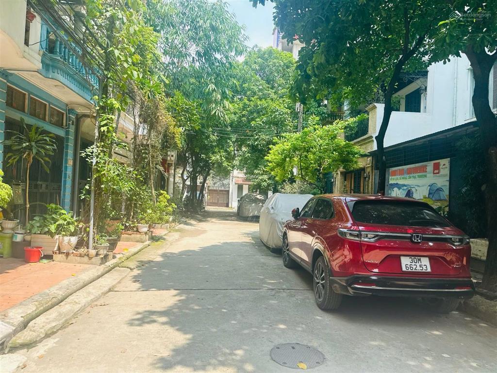 Bán nhà kbt 7,5 tầng, khu phân lô nguyễn chí thanh  xã đàn mới 55m giá 18,9 tỉ