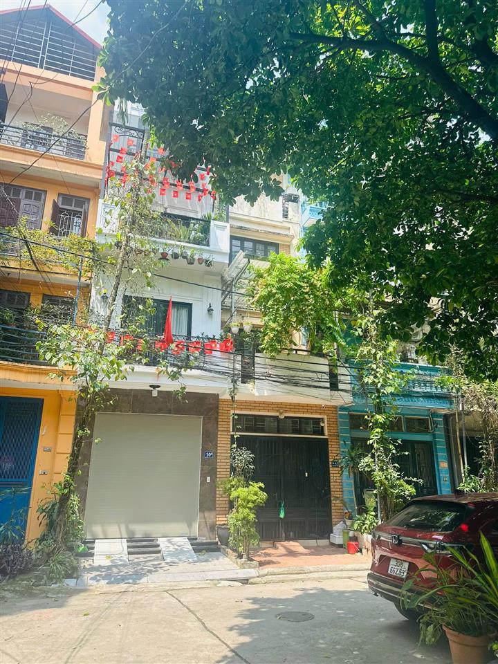 Bán nhà kbt 7,5 tầng, khu phân lô nguyễn chí thanh  xã đàn mới 55m giá 18,9 tỉ