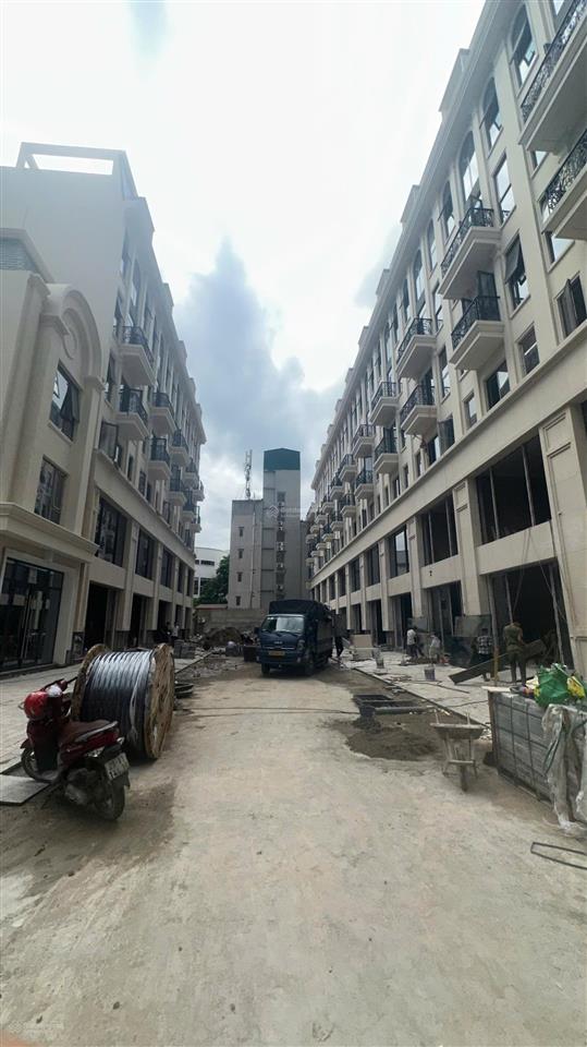 Bán nhà kbt 6,5 tầng khu dự án 29 phố láng hạ xây mới. mb115m bán61 tỉ.