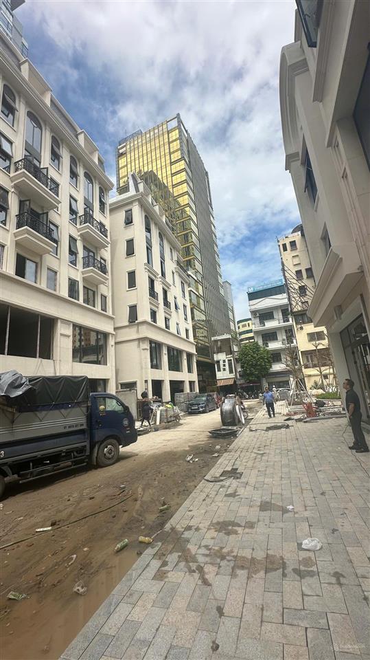 Bán nhà kbt 6,5 tầng khu dự án 29 phố láng hạ xây mới. mb115m bán61 tỉ.