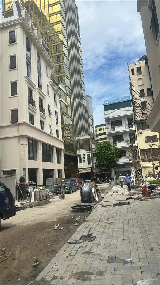 Bán nhà kbt 6,5 tầng khu dự án 29 phố láng hạ xây mới. mb115m bán61 tỉ.