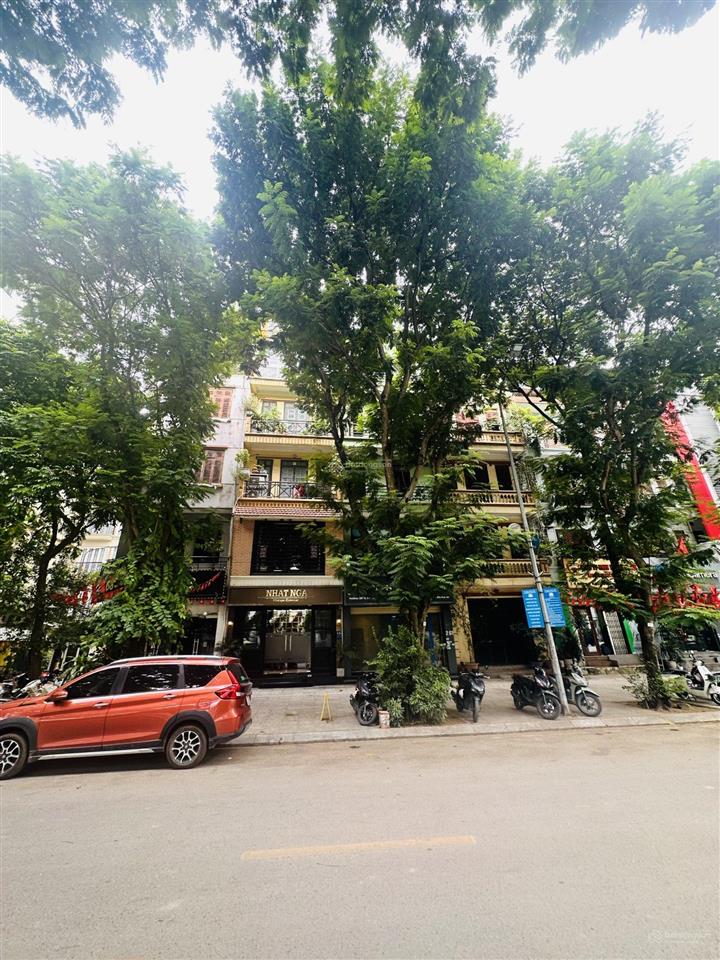 Bán nhà mặt phố kbt 6,5 tầng phó đức chính xây mới cho thuê 110tr/1 tháng.