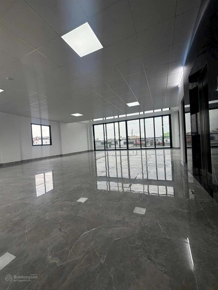 Bán tòa nhà xây mới 9.5 tầng 1 hầm phố hoàng ngân mb106m² mt6m.