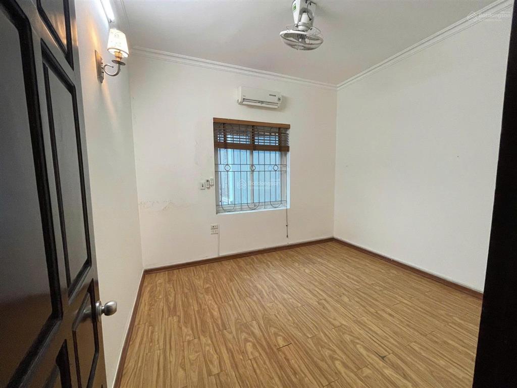 Cần bán gấp nhà kbt 3,5 tầng khu phân lô giảng viên đh ngõ 95 chùa bộc.