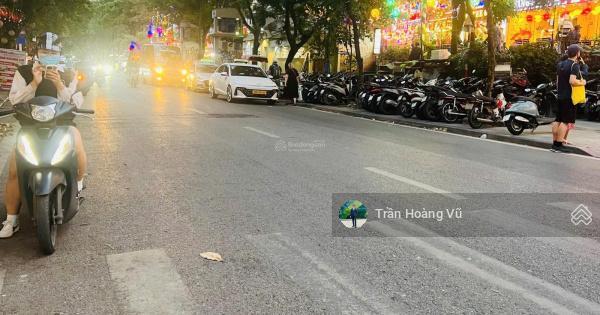 Nhà phố phùng hưng đường ô tô tránh nhau, 2 mặt thoáng, dt 70m2 x 5 tầng, giá nhỉnh 3x tỷ