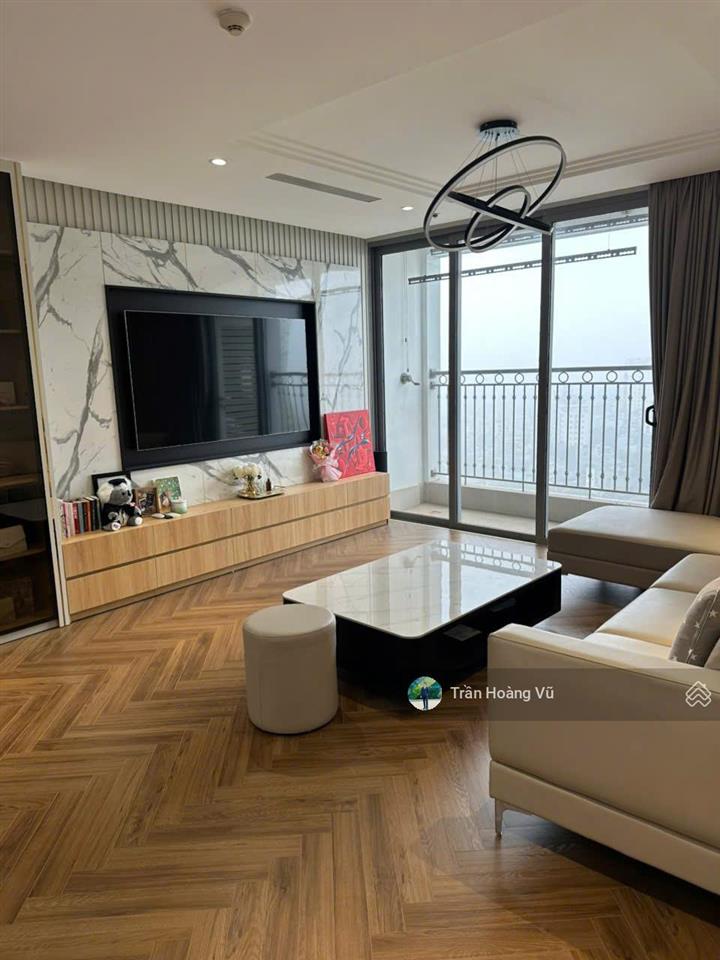 Lô góc 3 ngủ 124m2 full nội thất, có slot ô tô, tầng trung chung cư sông hồng park view 165 thái hà