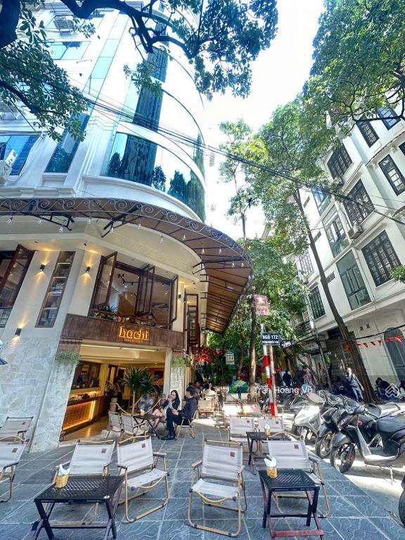 Bán gấp 55m2 mặt phố linh lang, vỉa hè 10m kinh doanh, sát đsq úc
