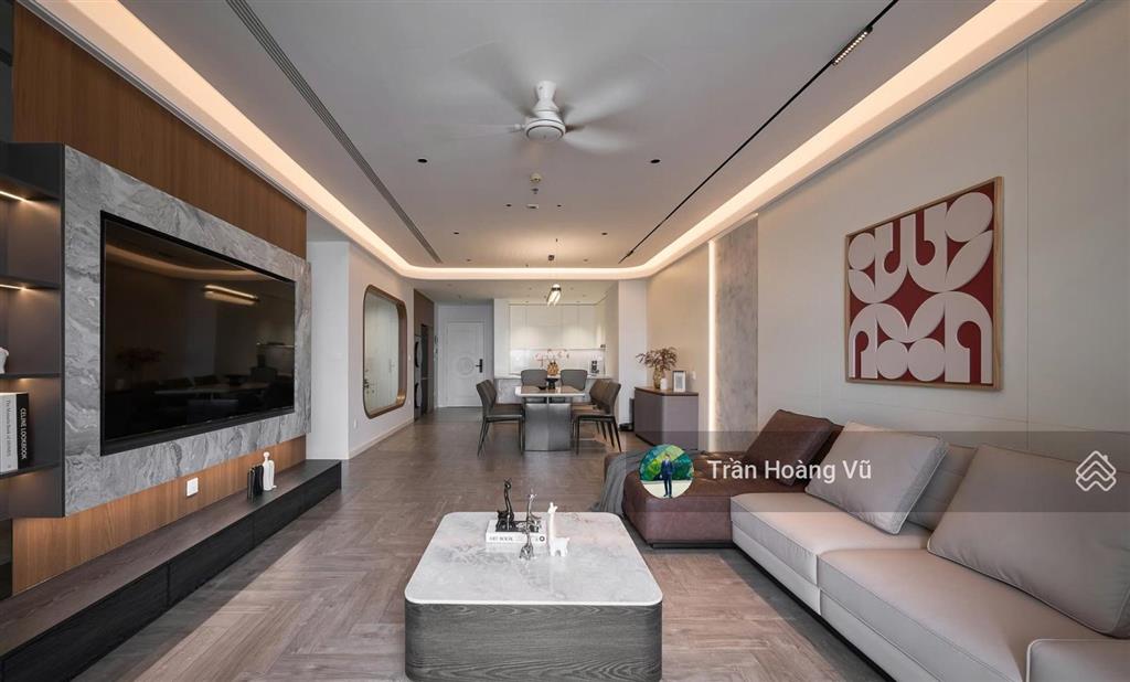 Chính chủ bán lô góc 130m2 tòa r2 royal city, 3 ngủ 2 wc full nội thất ở ngay, có slot ô tô