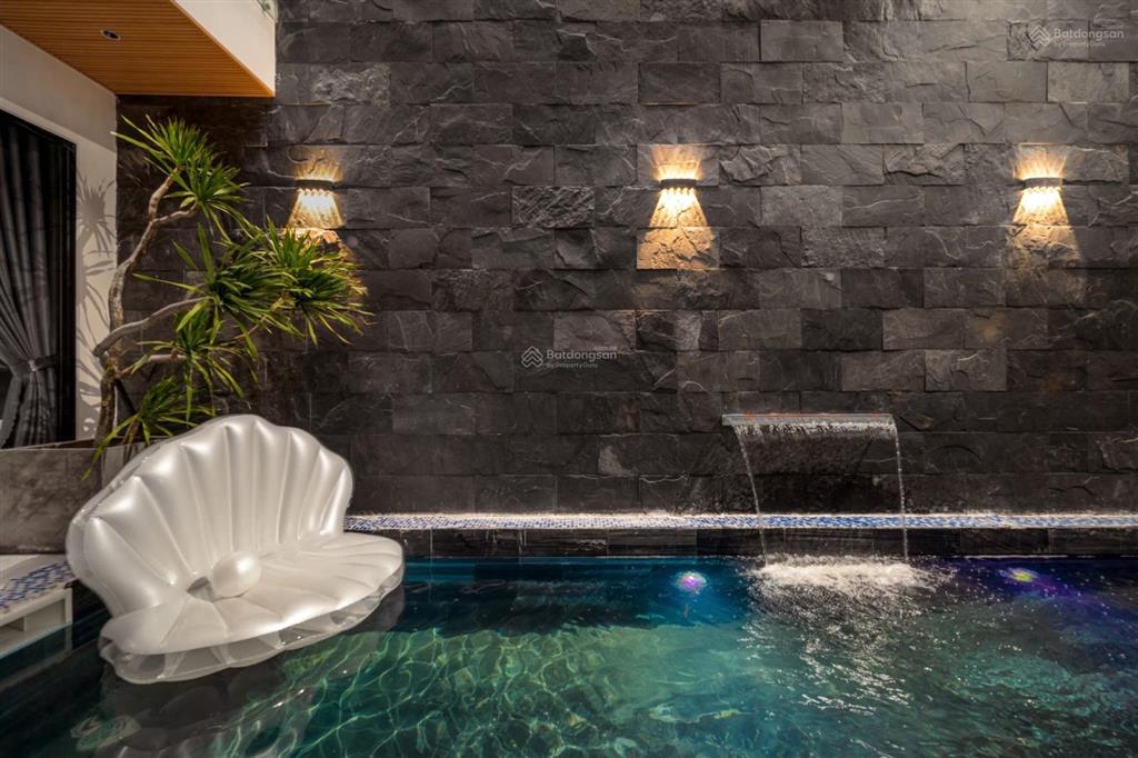 Cho thuê villa khu sơn trà 6pn/7wc  dt 120m*3 tầng giá thuê  80tr
( lưu ý chỉ cho thuê ở 612 t