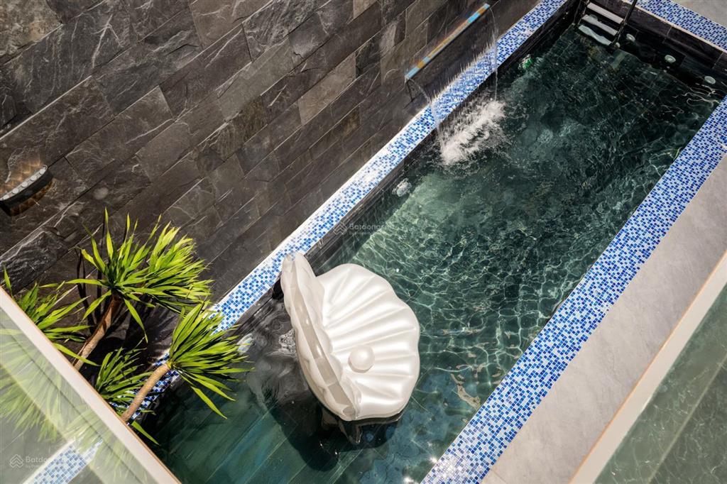 Cho thuê villa khu sơn trà 6pn/7wc  dt 120m*3 tầng giá thuê  80tr
( lưu ý chỉ cho thuê ở 612 t