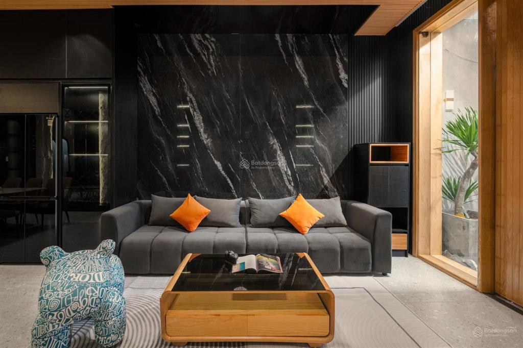 Cho thuê villa khu sơn trà 6pn/7wc  dt 120m*3 tầng giá thuê  80tr
( lưu ý chỉ cho thuê ở 612 t