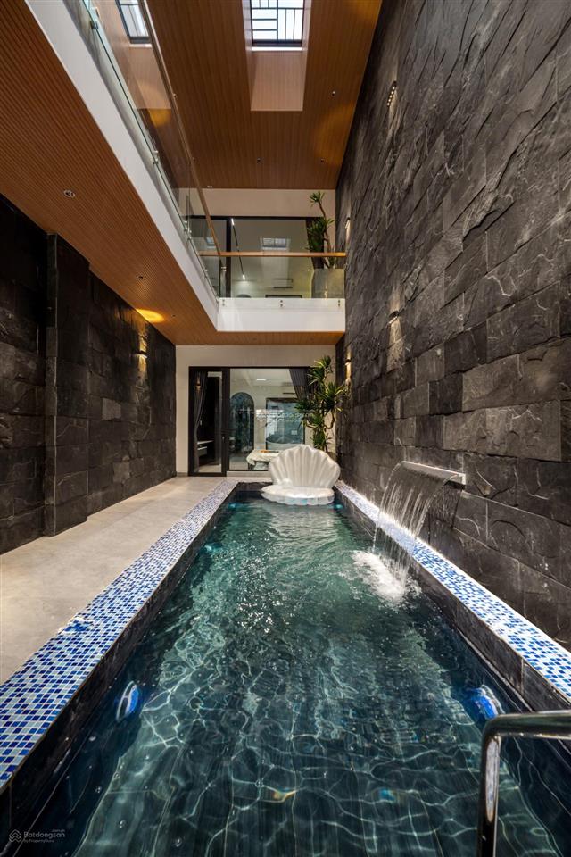 Cho thuê villa khu sơn trà 6pn/7wc  dt 120m*3 tầng giá thuê  80tr
( lưu ý chỉ cho thuê ở 612 t
