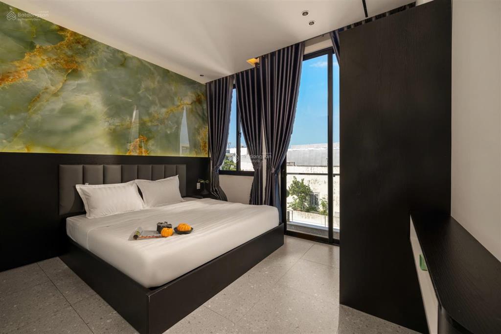 Cho thuê villa khu sơn trà 6pn/7wc  dt 120m*3 tầng giá thuê  80tr
( lưu ý chỉ cho thuê ở 612 t