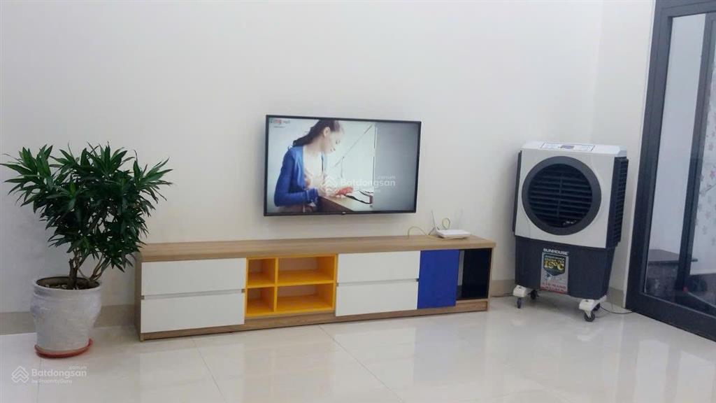 Cho thuê nhà 3 tầng 4pn/4wc mặt tiền đường thế lữ full nội thất