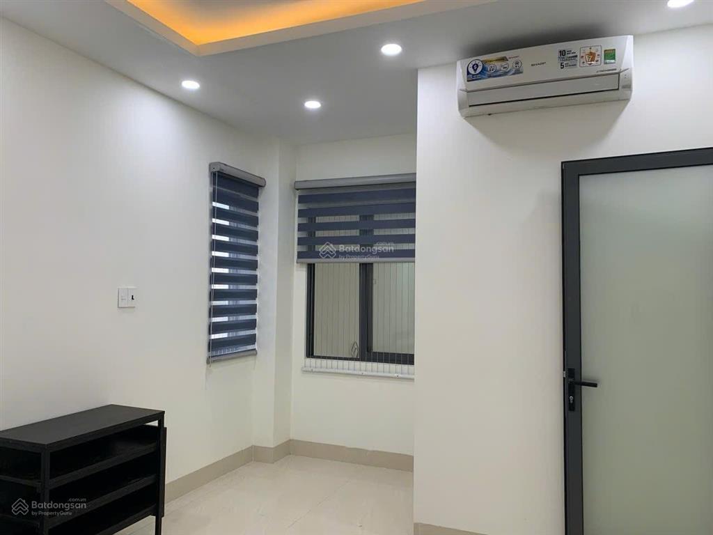 Cho thuê nhà 3 tầng 4pn/4wc mặt tiền đường thế lữ full nội thất