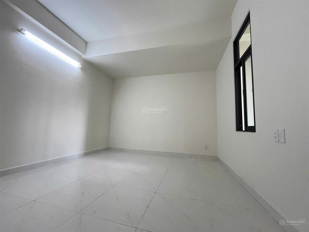 Bán căn hộ 2pn view đông nam green river  70m2