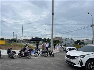 Đất thành phố mà chỉ 1.8x tỷ tìm đâu ra ạ
nằm ngay bên hông 3 tòa chung cư quảng thắng, sẵn sổ đỏ