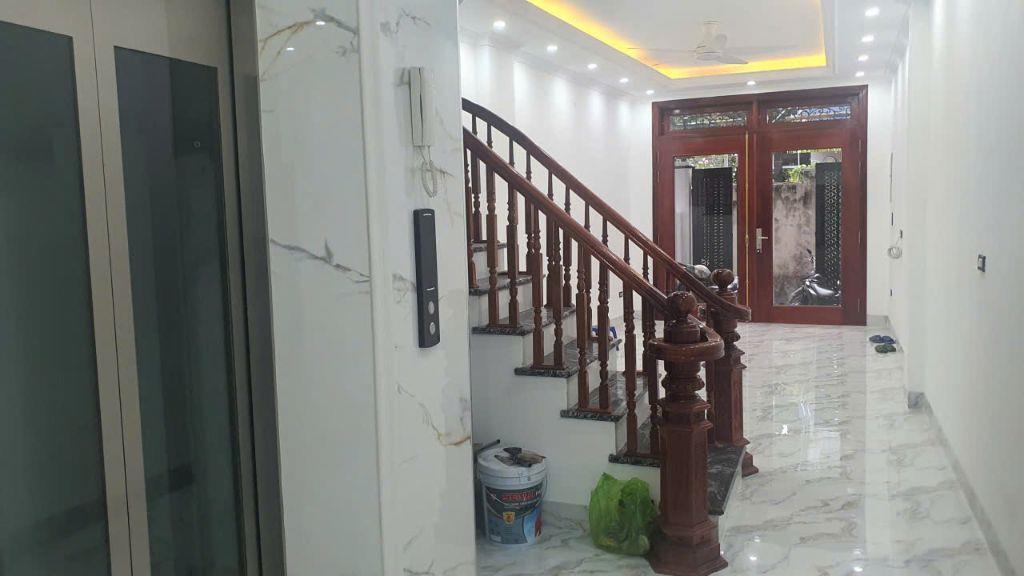 Bán Nhà tại Ngọc Thụy, Long Biên , 75m2, 4 tầng, thang máy, chỉ sách vali về ở, giá 10.9 tỷ