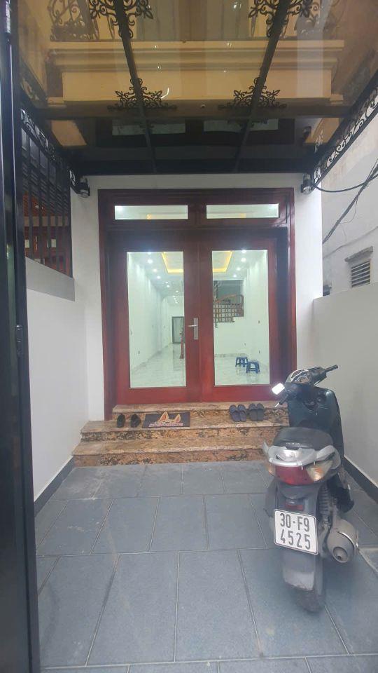Bán Nhà tại Ngọc Thụy, Long Biên , 75m2, 4 tầng, thang máy, chỉ sách vali về ở, giá 10.9 tỷ