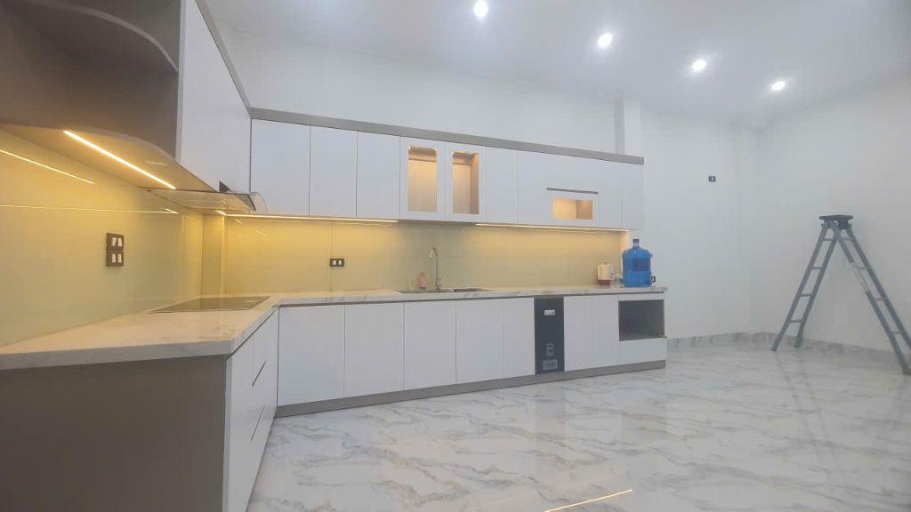 Bán Nhà tại Ngọc Thụy, Long Biên , 75m2, 4 tầng, thang máy, chỉ sách vali về ở, giá 10.9 tỷ