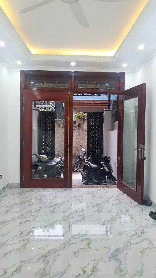 Bán Nhà tại Ngọc Thụy, Long Biên , 75m2, 4 tầng, thang máy, chỉ sách vali về ở, giá 10.9 tỷ