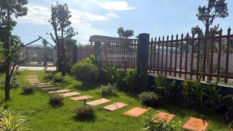 Nhà vườn siêu đẹp hẻm lương văn hội, giá 30tr/m2, đt 706m2 thổ cư pháp lý đầy đủ, hướng tây