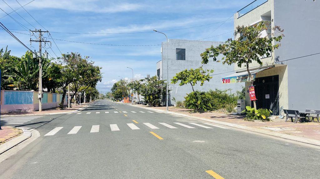 BÁN ĐẤT PHUÒNG TAM LONG HỒ CHÍ MINH