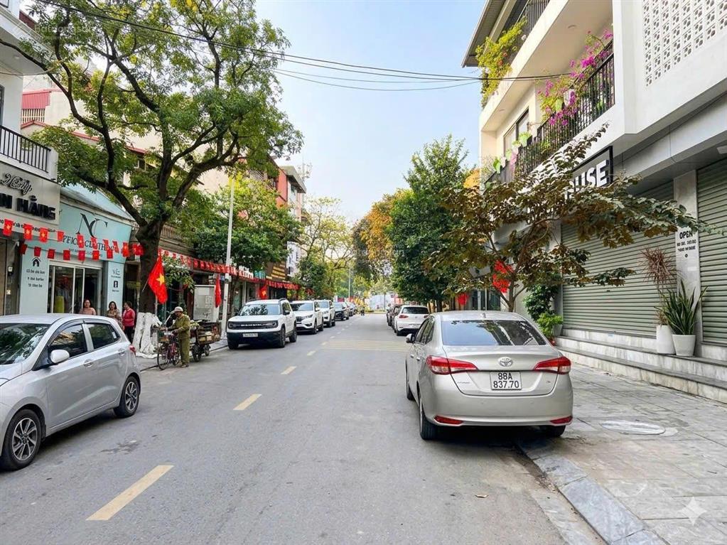 Quỹ đất mặt tiền rộng hiếm gặp tại trung tâm vĩnh yên dt 404m2